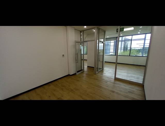 350M² OFFICE TO LET IN BRYANSTON